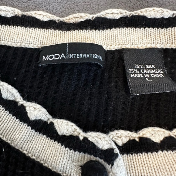 Moda international  VTG Style black &white Waffle knit cardigan. Silk & Cashmere - Picture 7 of 14